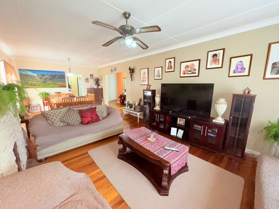 7 Bedroom Property for Sale in Sunnyridge Eastern Cape